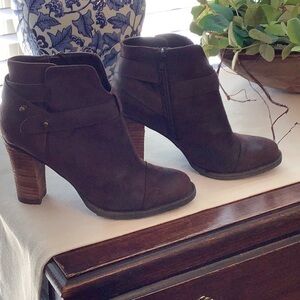 Dark Brown ankle boots man made suede material.